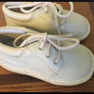 L' amour Boys Leather lace up shoes size 5